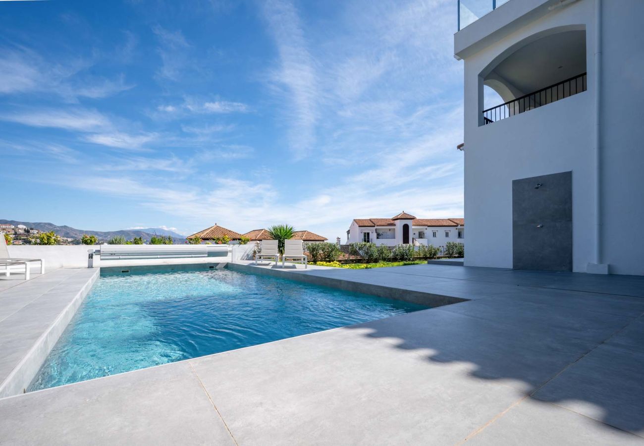 Villa à La Herradura - Stunning 4 bed villa with private pool and views