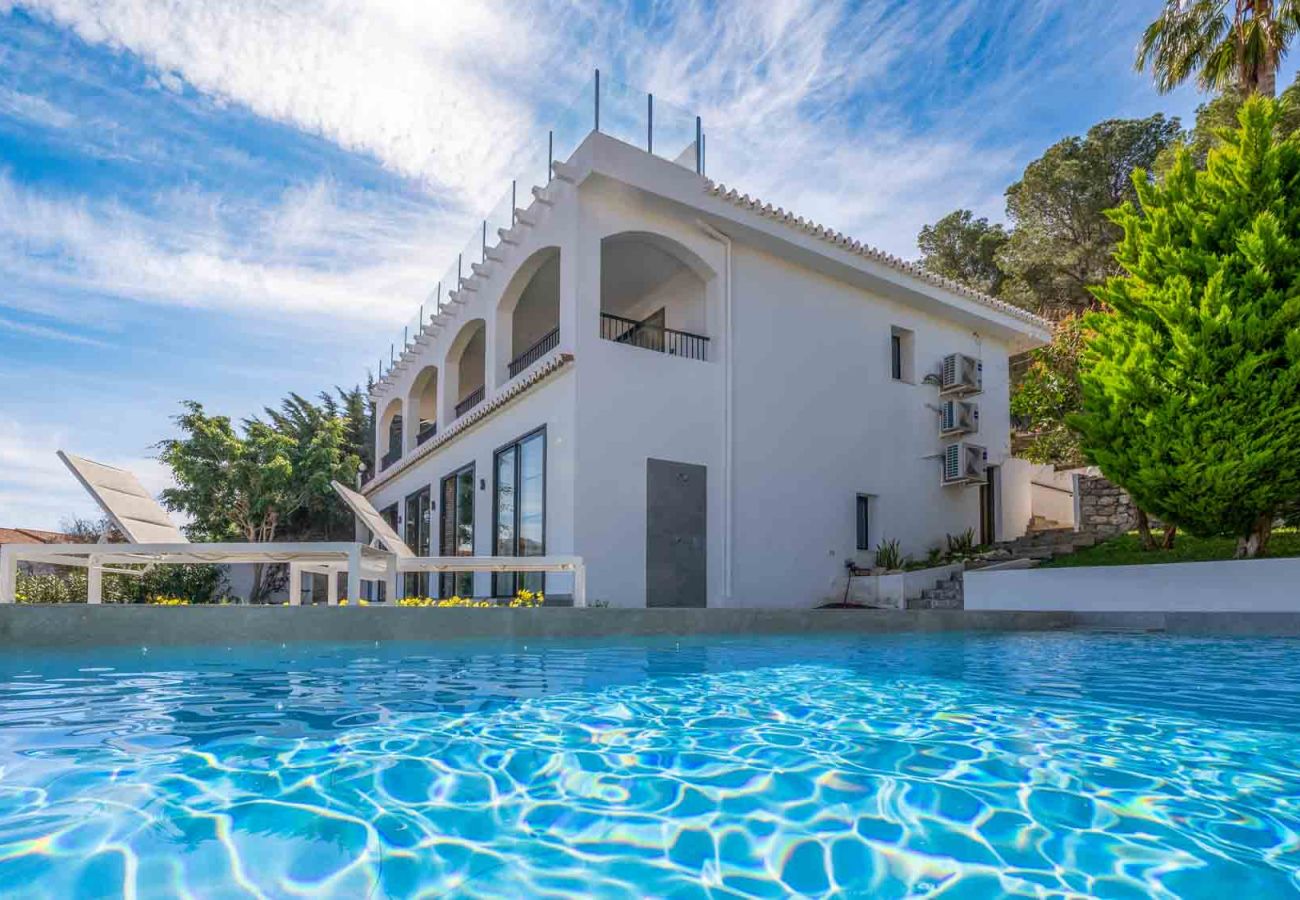 Villa à La Herradura - Stunning 4 bed villa with private pool and views